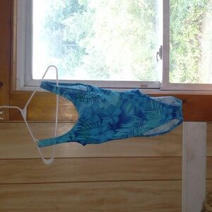 Catalina small 4-6 women's swimsuit